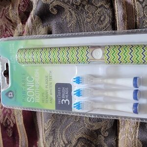 Portable sonic toothbrush 🪥 sealed new great for putting in purse or tra